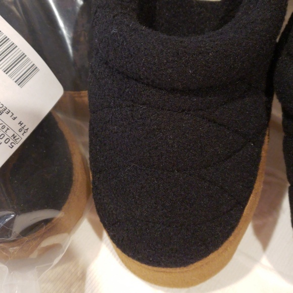 NWT Lands End Kids Fleece Clog Slippers - Picture 4 of 7